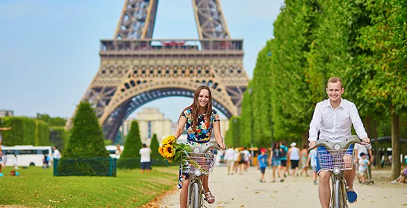 experience-paris-like-a-local-mid-content-8